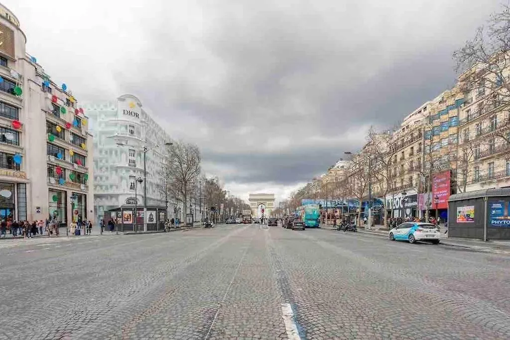Luxury Apartment Champs Elysees Paris